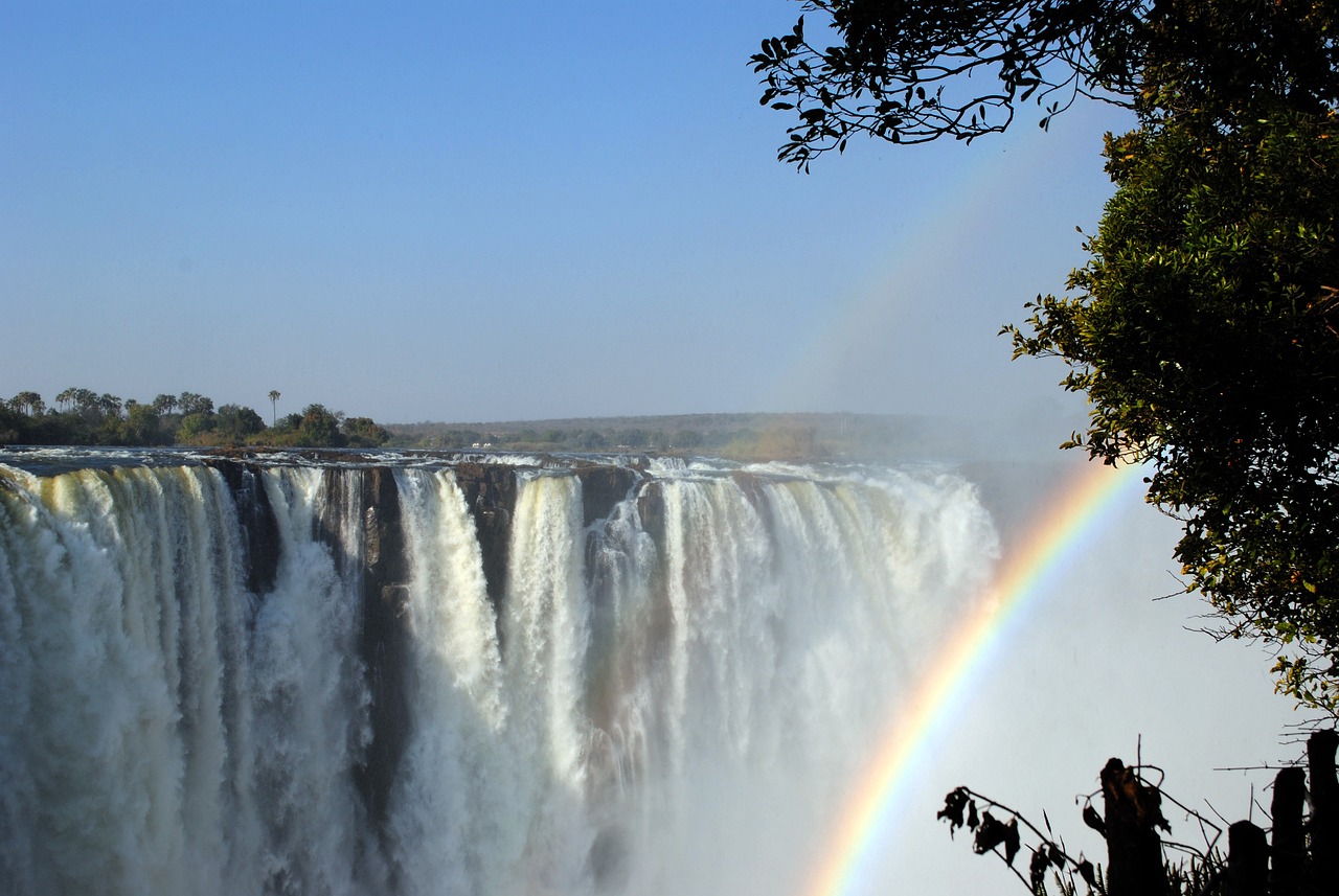 victoria falls, waterfall, zambezi-2042641.jpg